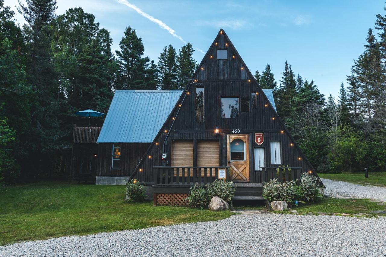 Au Sommet Du Fjord Hostel Sacre-Coeur ภายนอก รูปภาพ