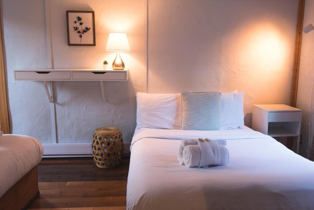 Au Sommet Du Fjord Hostel Sacre-Coeur ภายนอก รูปภาพ