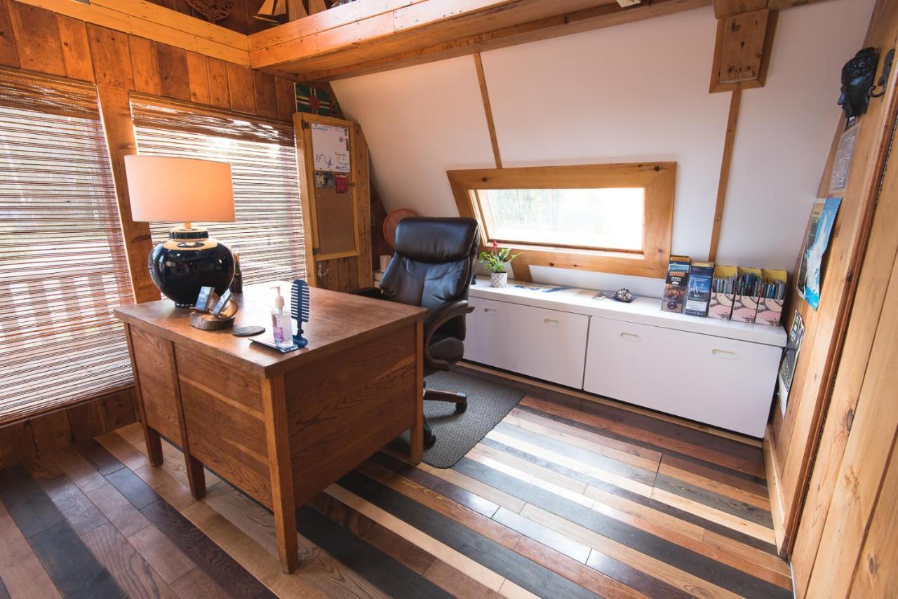 Au Sommet Du Fjord Hostel Sacre-Coeur ภายนอก รูปภาพ