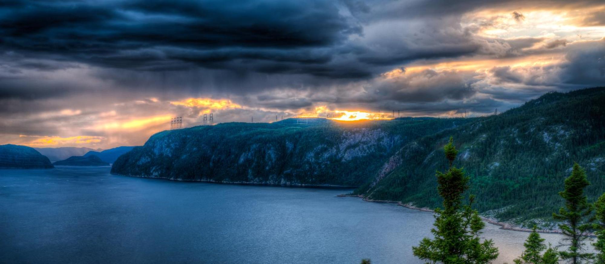 Au Sommet Du Fjord Hostel Sacre-Coeur ภายนอก รูปภาพ