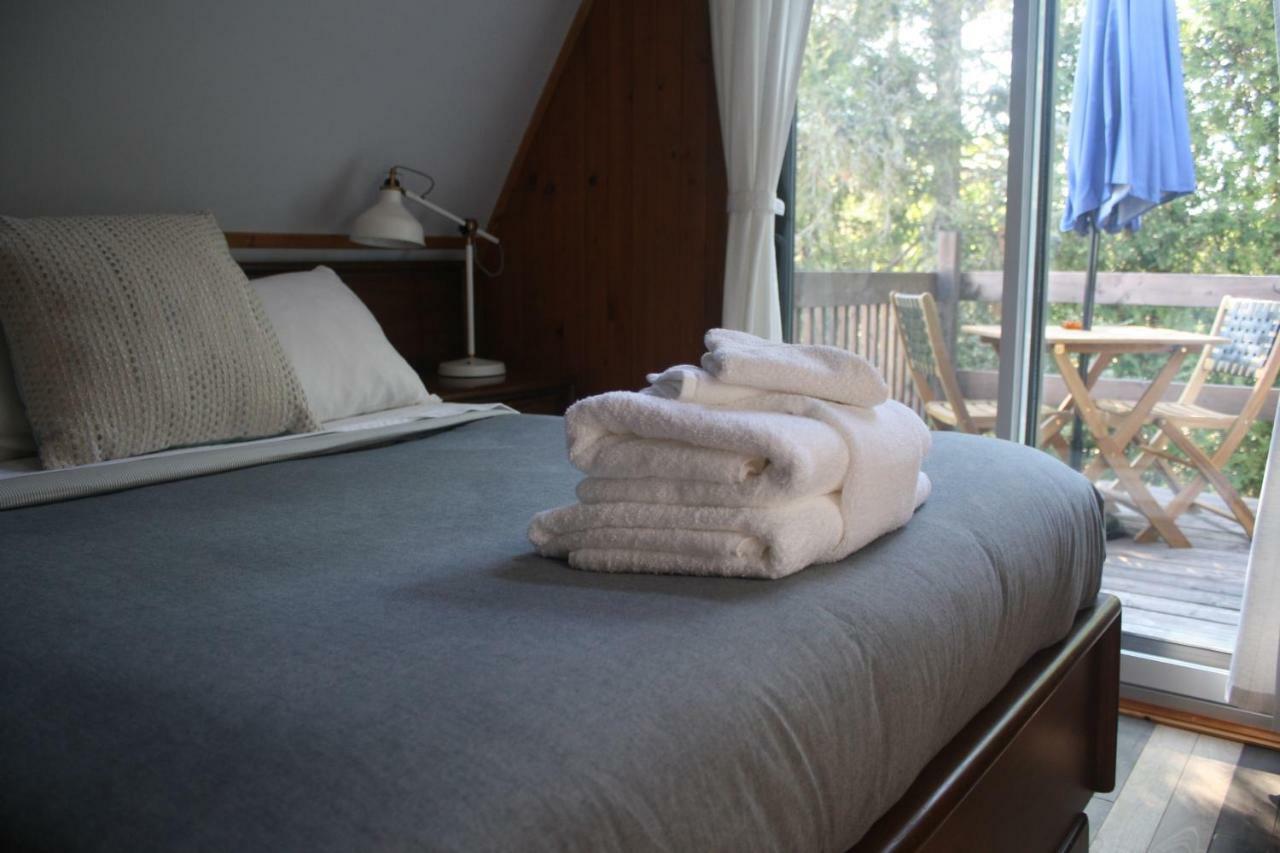 Au Sommet Du Fjord Hostel Sacre-Coeur ภายนอก รูปภาพ