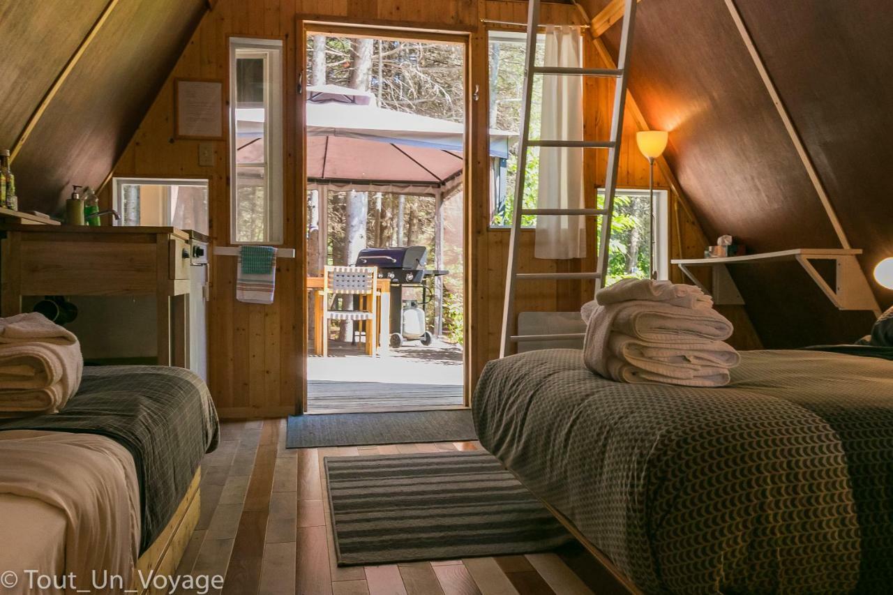Au Sommet Du Fjord Hostel Sacre-Coeur ภายนอก รูปภาพ