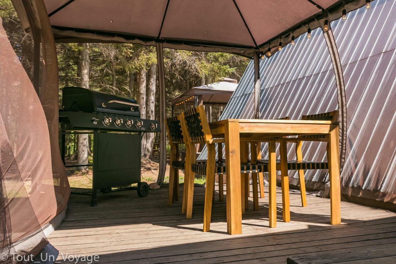 Au Sommet Du Fjord Hostel Sacre-Coeur ภายนอก รูปภาพ